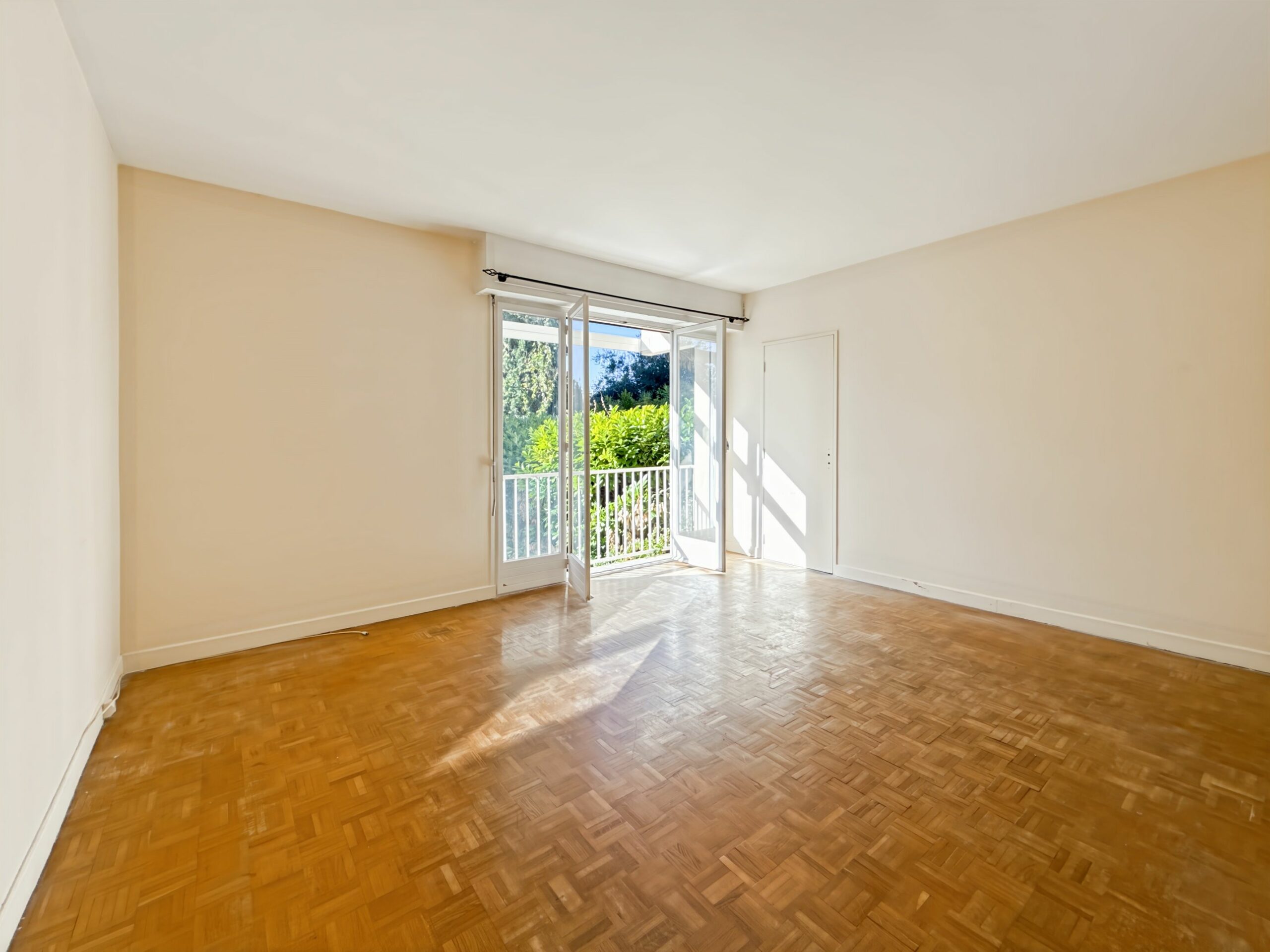 Nice – Cimiez – Grand 3 pièces à rénover