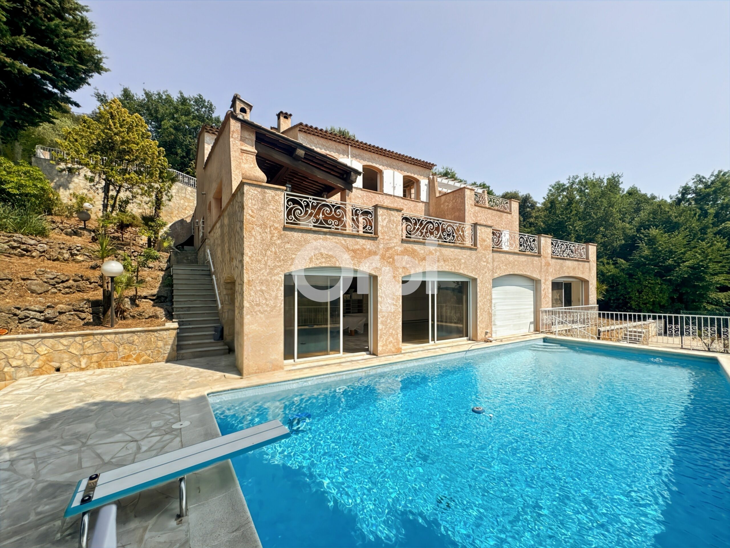Saint-Paul-de-Vence – Villa 380 m² avec vue panoramique et piscine