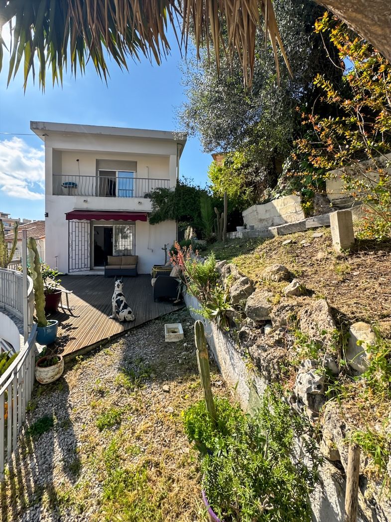 NICE Cyrille Besset – Agréable maison de ville 160m2 terrain 400m2