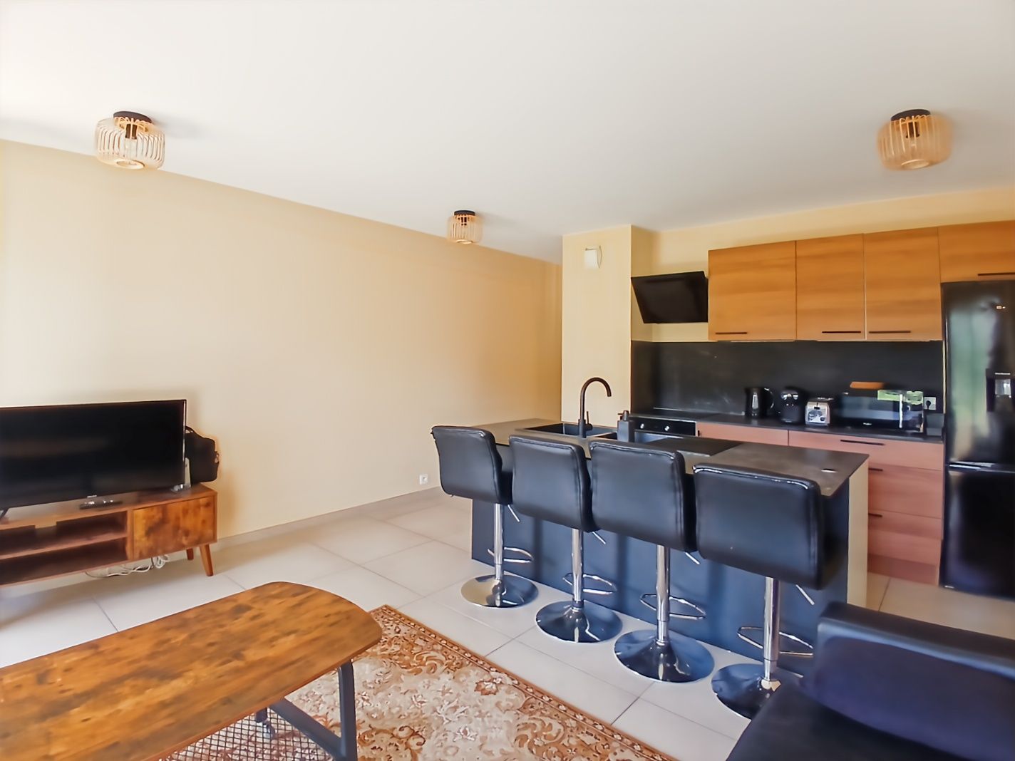 Appartement 2/3 piéces +garage+cave À Vendre