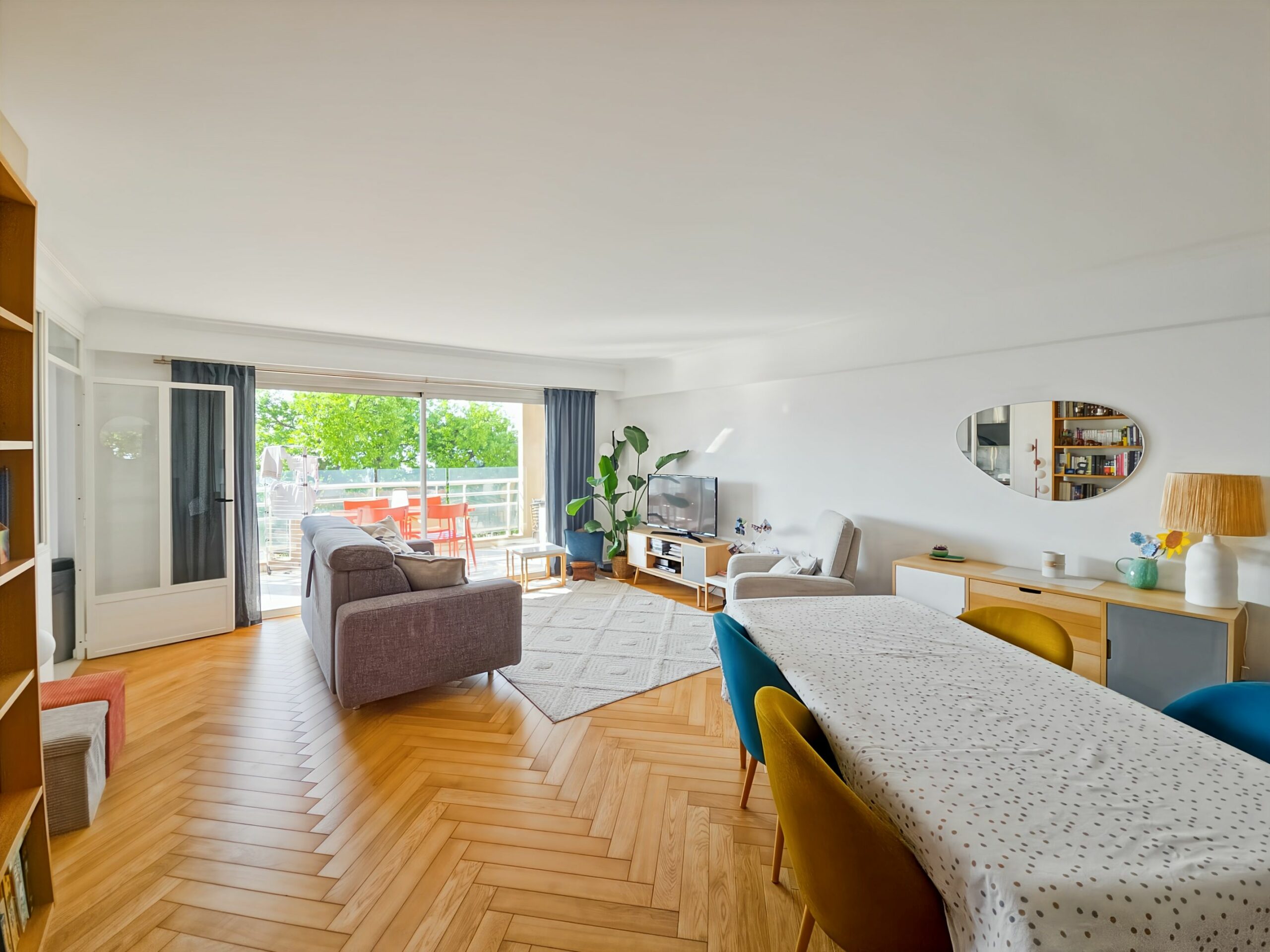 NICE CIMIEZ / CAP DE CROIX – Superbe 4 pièces rénové de 111 m² avec terrasses, piscine et double garage