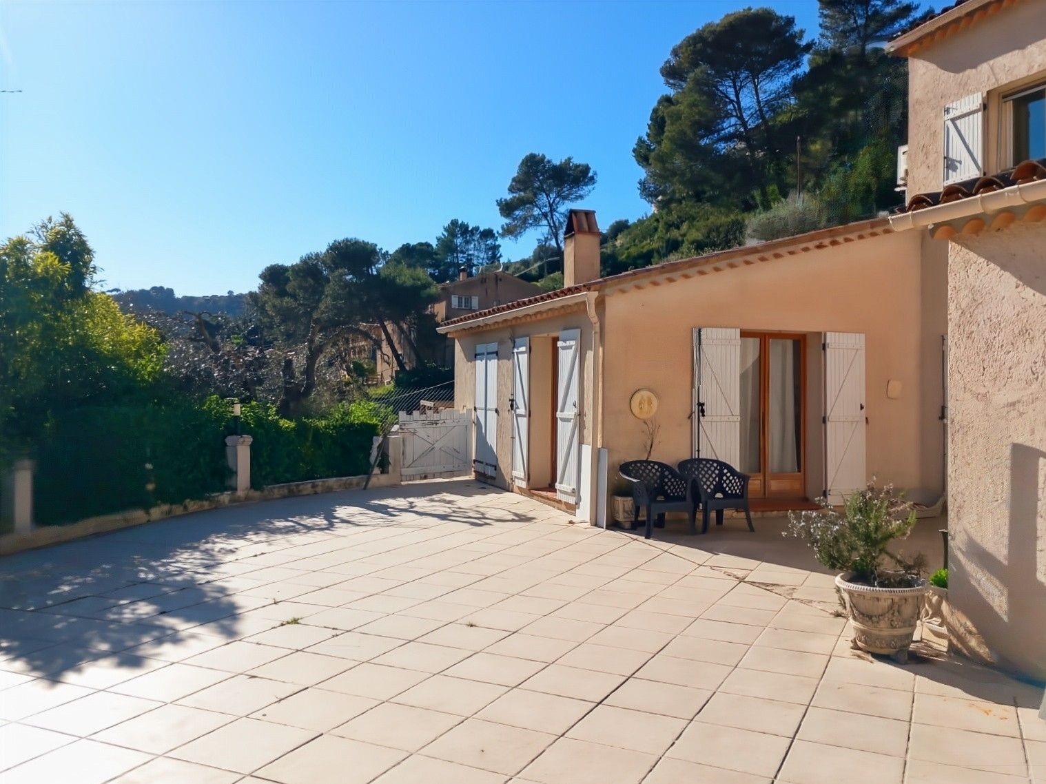 DRAP 20mn centre Nice – Villa 145m2 terrain 1900m2 – possibilité extension