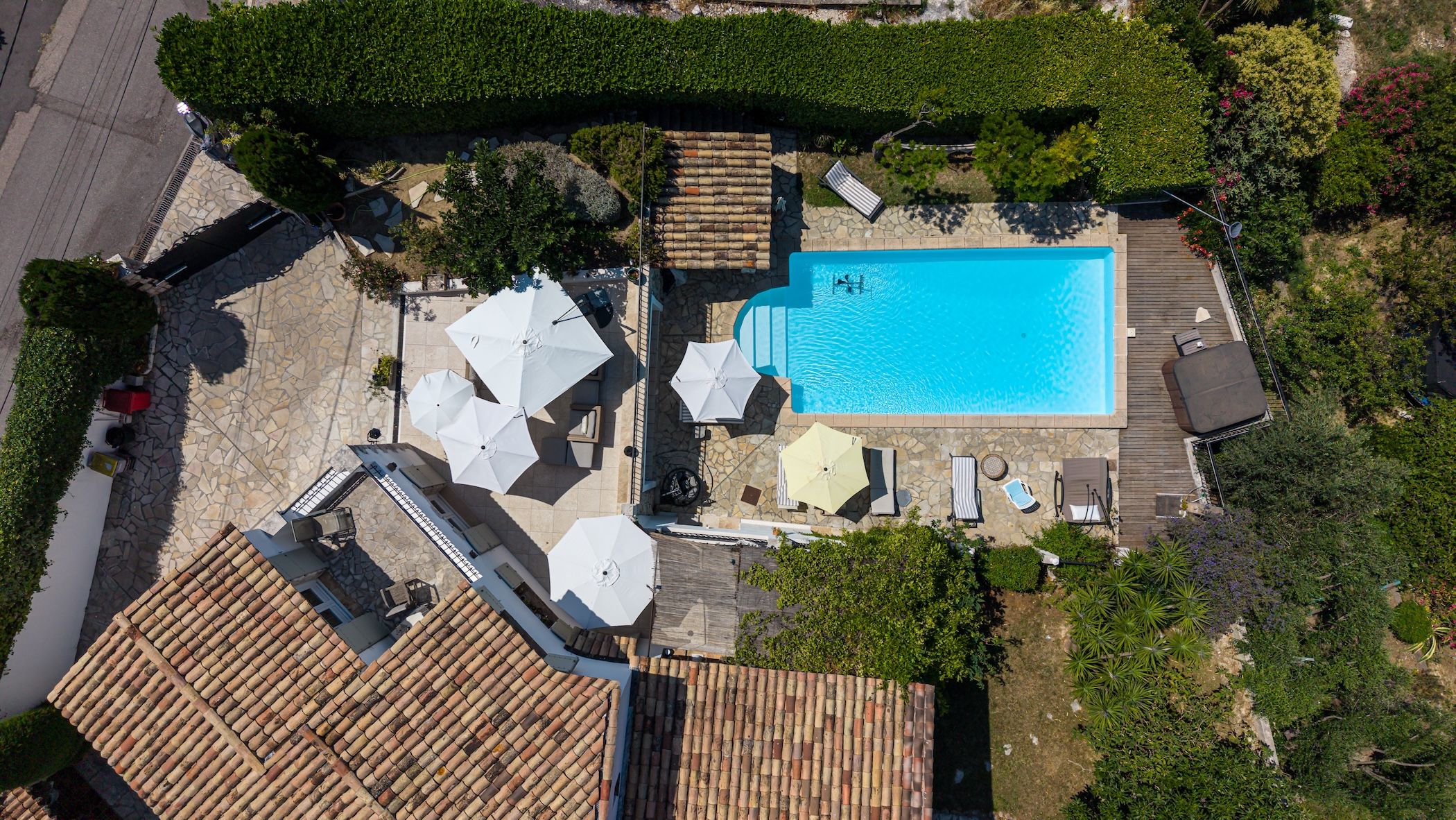 20mn Aéroport de Nice – Superbe villa de 326 m² avec piscine, espace bien-être et vue panoramique